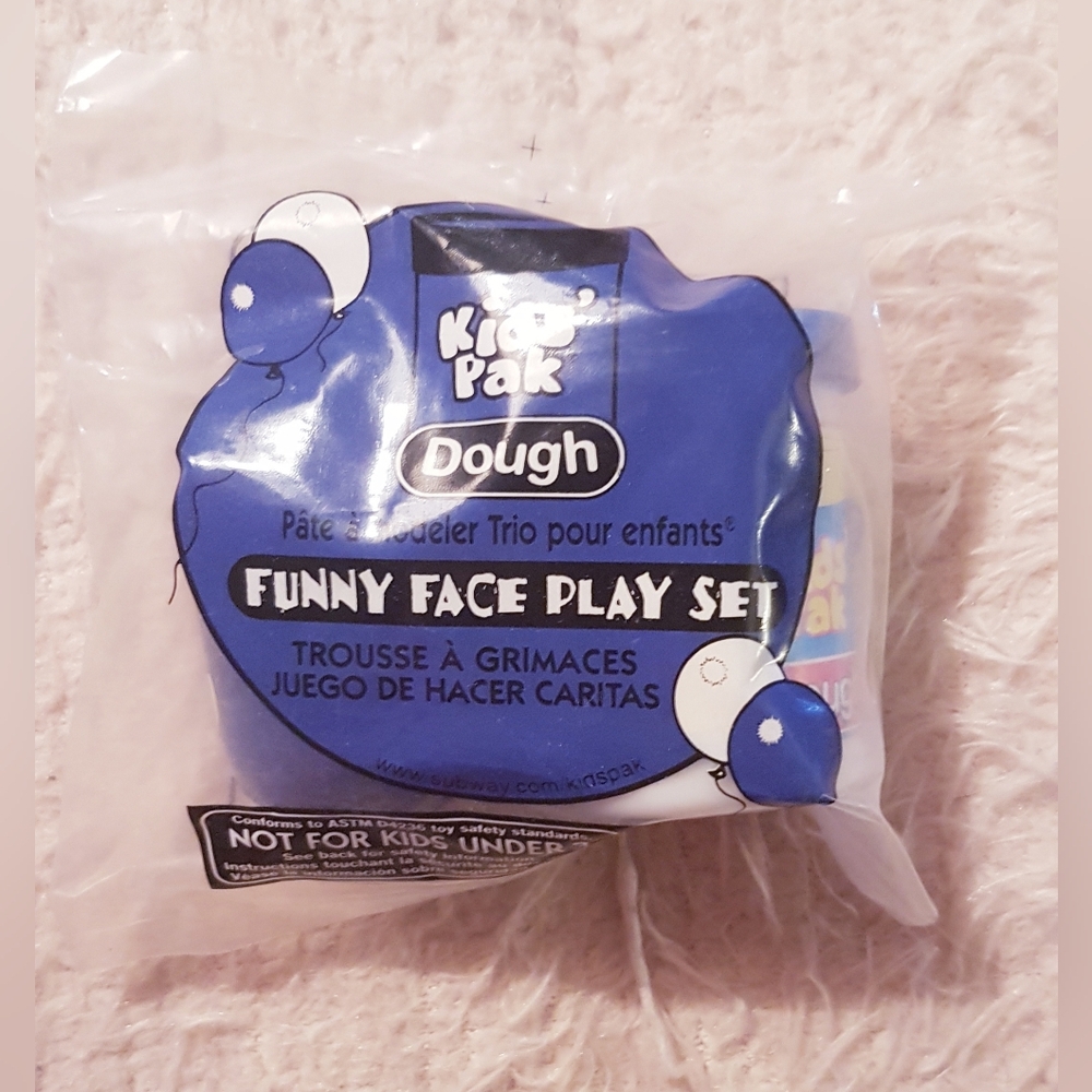 1997 Play-Doh and Mold Tools Cutter Roller Subway Kids Meal Vintage NIP